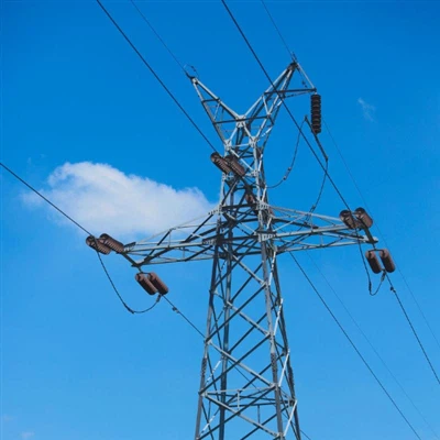 Tugann an Túr Teileachumarsáide Domhanda Tionscnaimh i nDeiseanna Fáis.